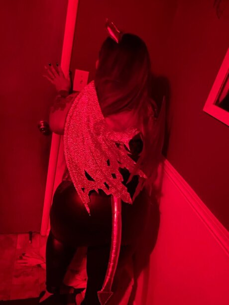 Nahá fotka uniklých OnlyFans od Nikki
