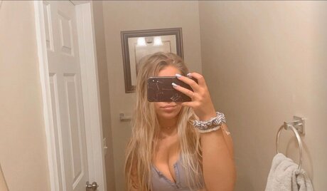 Naken läckt OnlyFans-bild av Chelsea Michaels