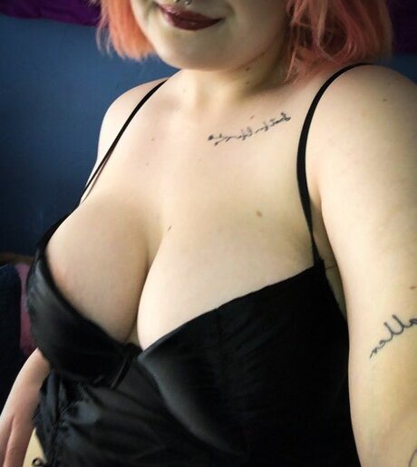 Обнаженная фотография утечки OnlyFans от Violetleah666