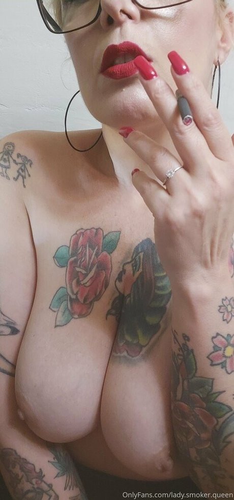 Lady.smoker.queen