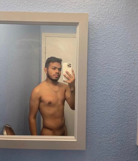Naken läckt OnlyFans-bild av Jules