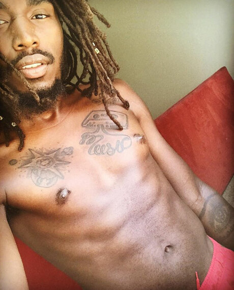Naken läckt OnlyFans-bild av Daniel Atoms