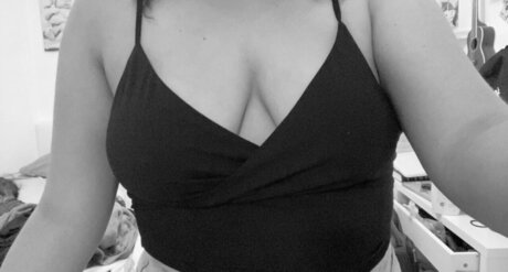 Naakte gelekte OnlyFans-foto van Fairy Queen