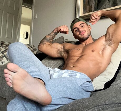 Naken läckt OnlyFans-bild av Alphamusclegod22