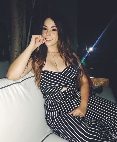 Jillian Rose Reed