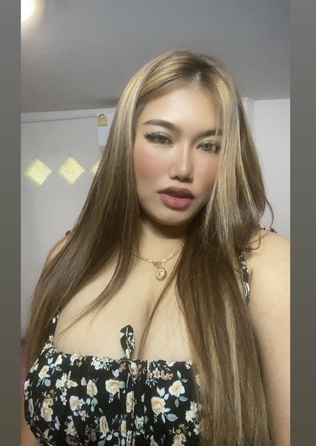 Nøgent lækket OnlyFans-billede af Thanaporn