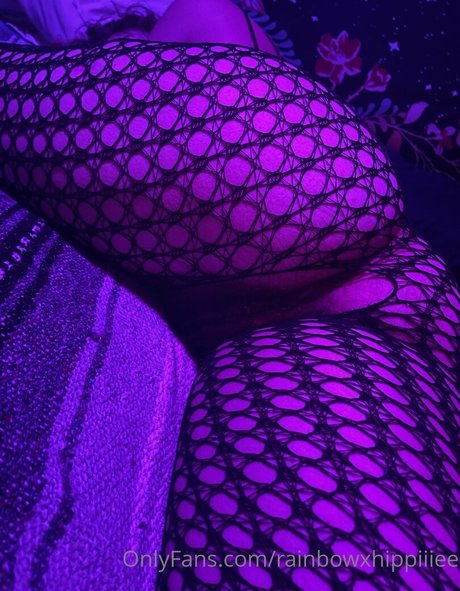 Nøgent lækket OnlyFans-billede af Rainbowxhippiiiee