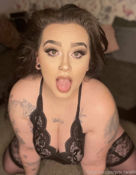 Naken läckt OnlyFans-bild av Privtara69