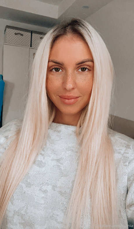 Naken läckt OnlyFans-bild av Tonnia