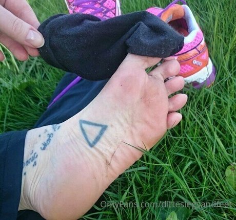 Ditteslegsandfeet