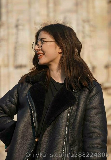 Naken lekkede OnlyFans-bilde av Saddleviola