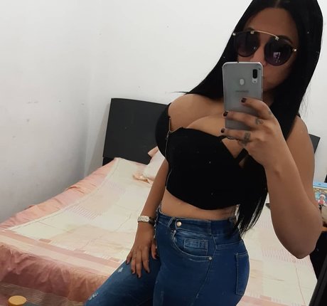 Naken läckt OnlyFans-bild av Nohely Guilarte