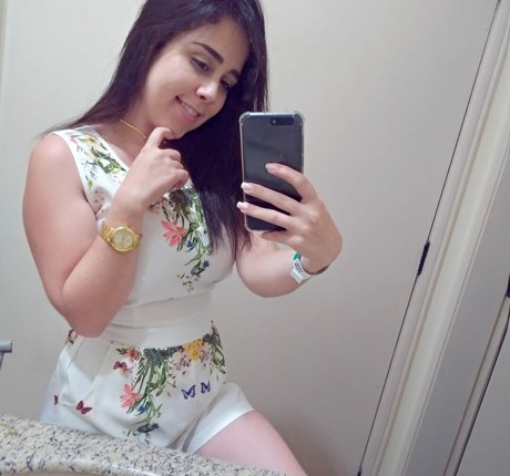 Naken läckt OnlyFans-bild av Millenecarolina