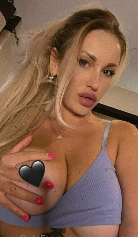 Naken läckt OnlyFans-bild av Lovelytinna