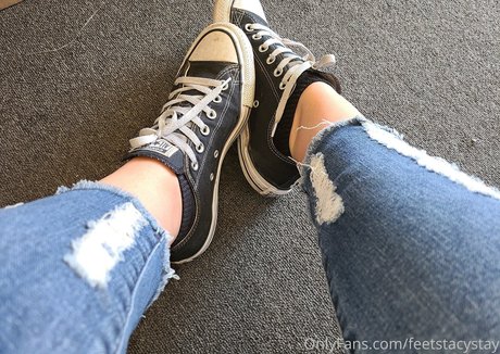 Feetstacystay