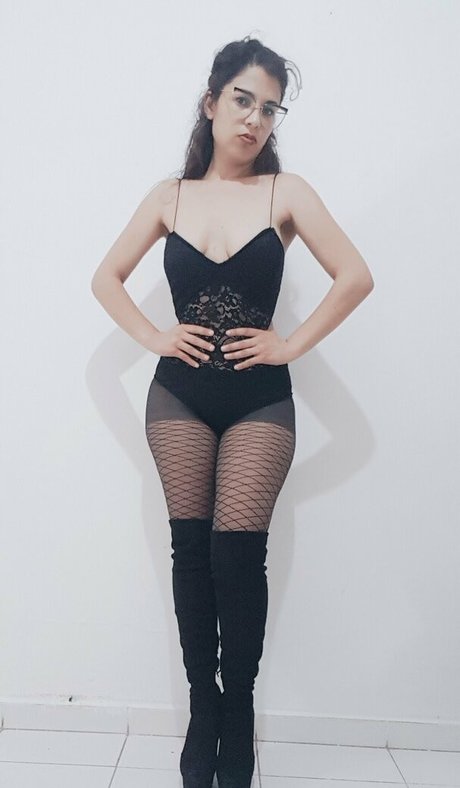Lizkiss1