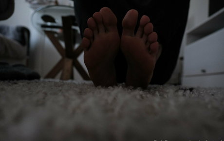 Male_feet_uk
