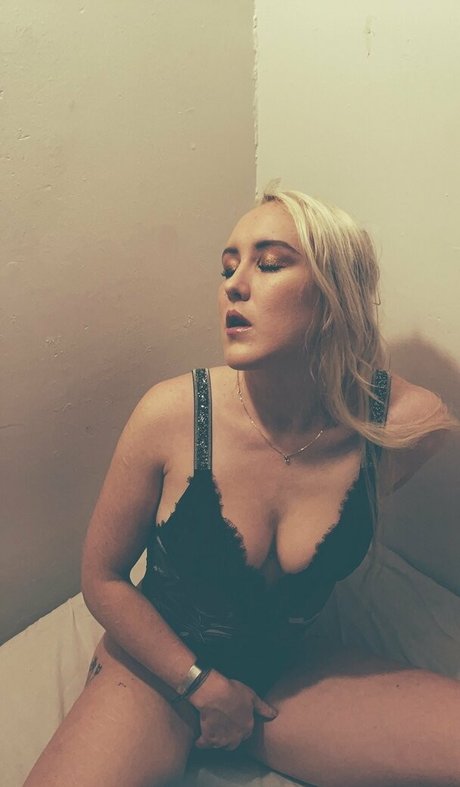 Naken läckt OnlyFans-bild av Annanicolefree