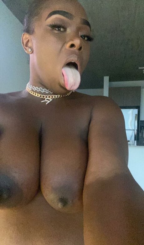 Nahá fotka uniklých OnlyFans od Ms Headrush