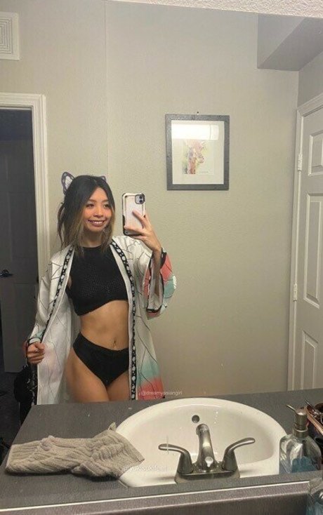 Dreamyasiangirl