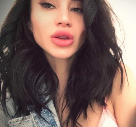 Nacktes geleaktes OnlyFans-Foto von Katrin Tequila