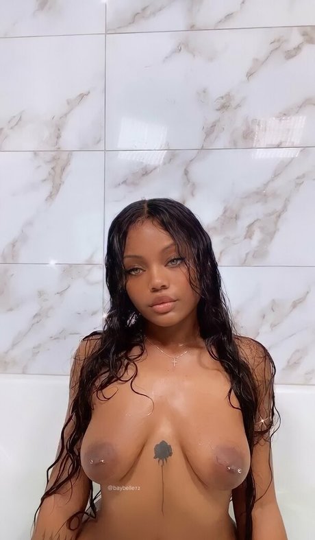 Foto di nudo di fuga di OnlyFans di Thebaybelle