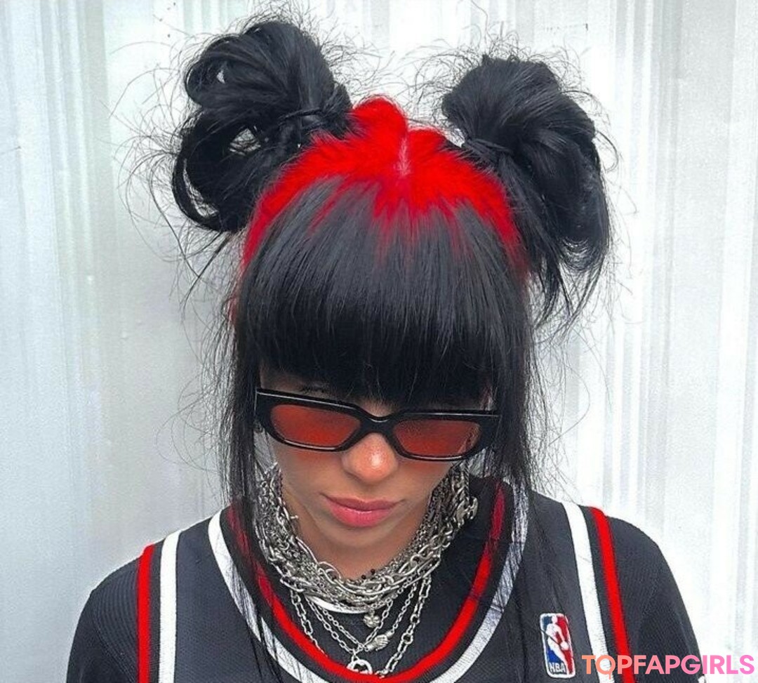 Naken lekkede OnlyFans-bilde av Billie Eilish #1356