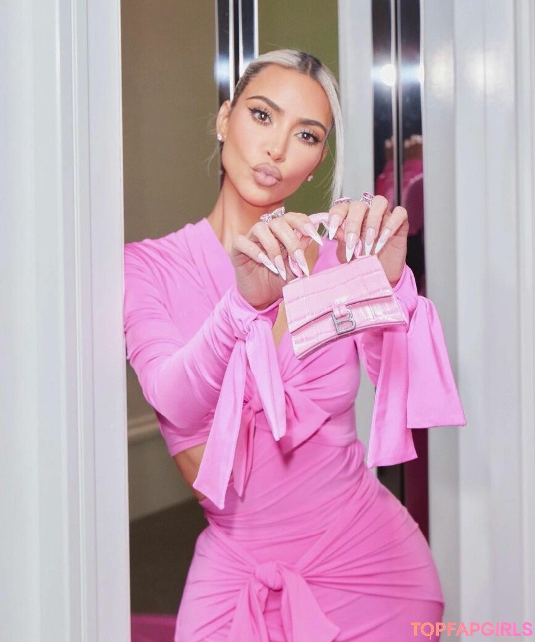 Kim Kardashian nude leaked OnlyFans photo #1165