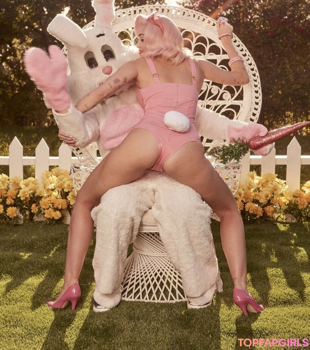 Miley Cyrus nude leaked OnlyFans photo #1801