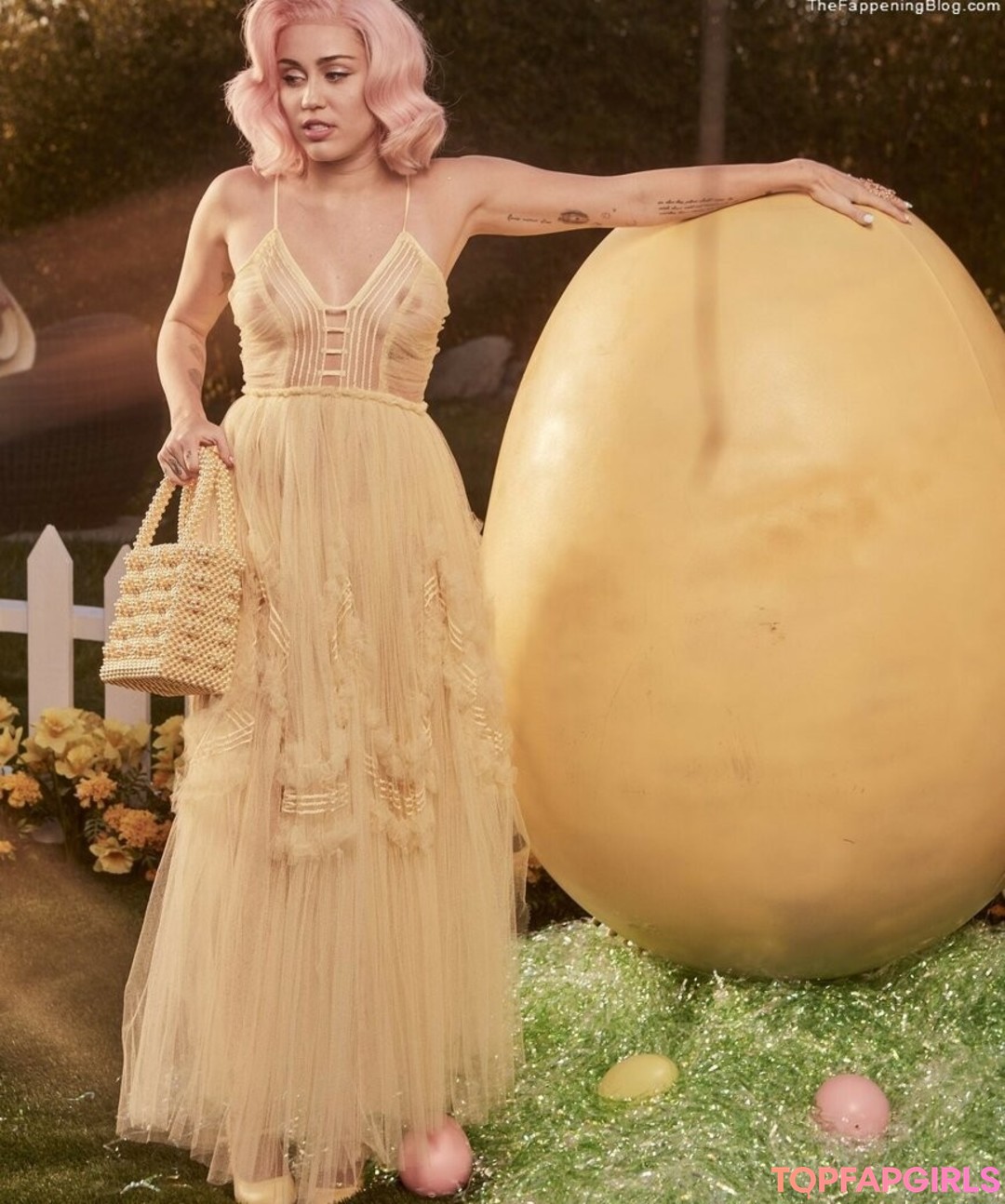 Miley Cyrus nude leaked OnlyFans photo #1812