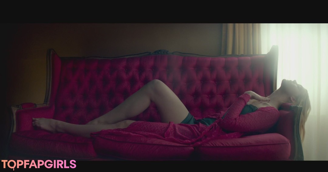 Elle Fanning nude leaked OnlyFans photo #1224