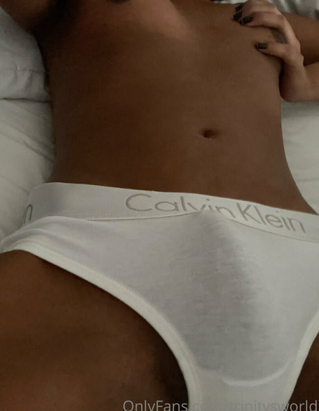 Photo nue de fuite OnlyFans de Beautywithtrinity