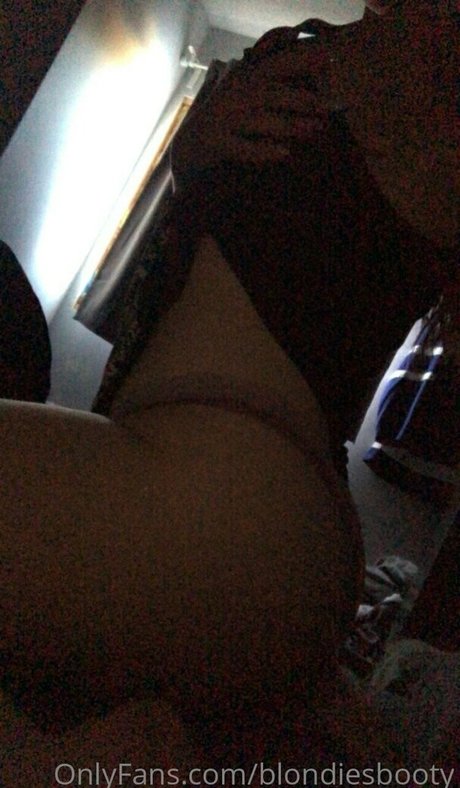Blondiesbooty