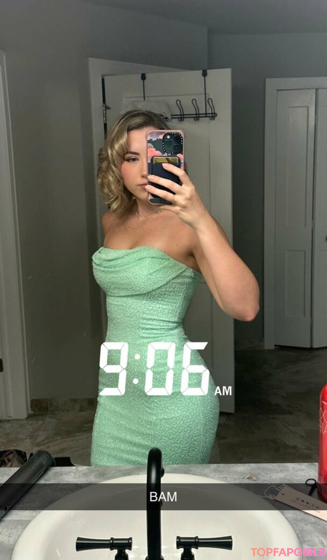 Pineapplebrat nude leaked OnlyFans photo #1538