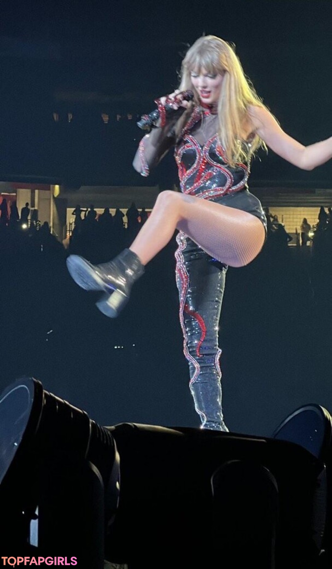 Nahá fotka uniklých OnlyFans od Taylor Swift #1122