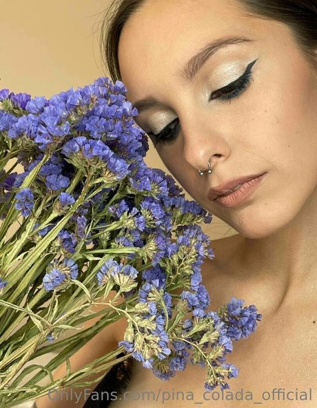 Pina_colada_official