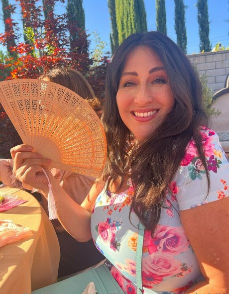 Official_antonellakahllo