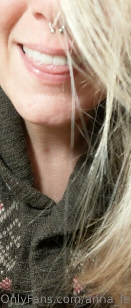 Anna_feet_crush_vore