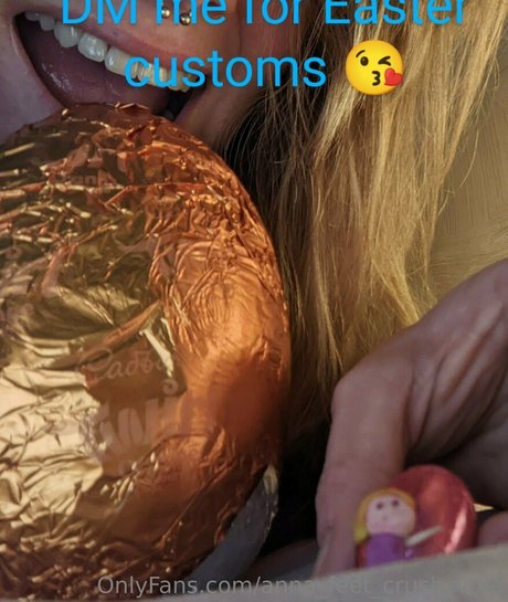 Anna_feet_crush_vore