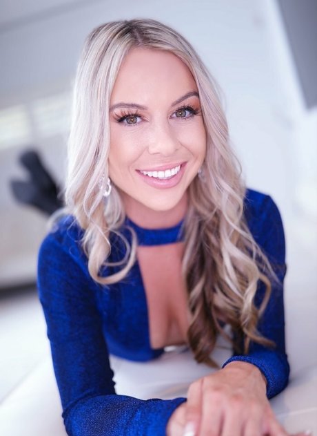 Naakte gelekte OnlyFans-foto van Summer Vixen