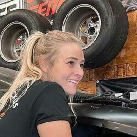 Alaston vuotanut OnlyFans-kuva Britney Automotive