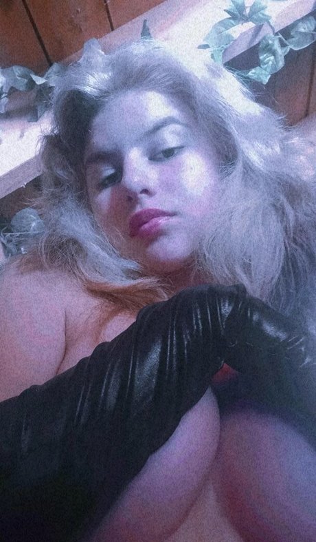 Nahá fotka uniklých OnlyFans od Strangerabbit