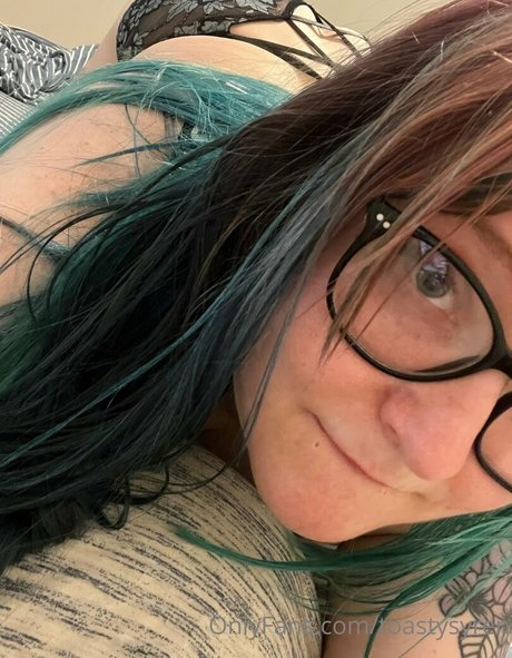 Nahá fotka uniklých OnlyFans od Toastysyren