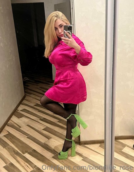 Blondiiie_rose