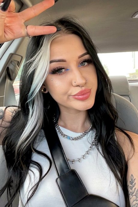 Alaston vuotanut OnlyFans-kuva Notturmommy