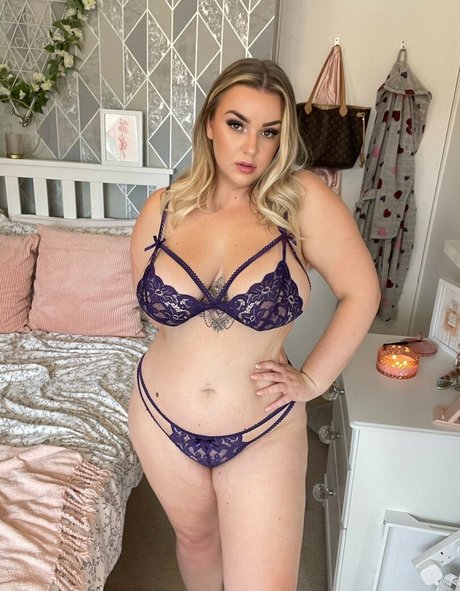 Curvygirllou