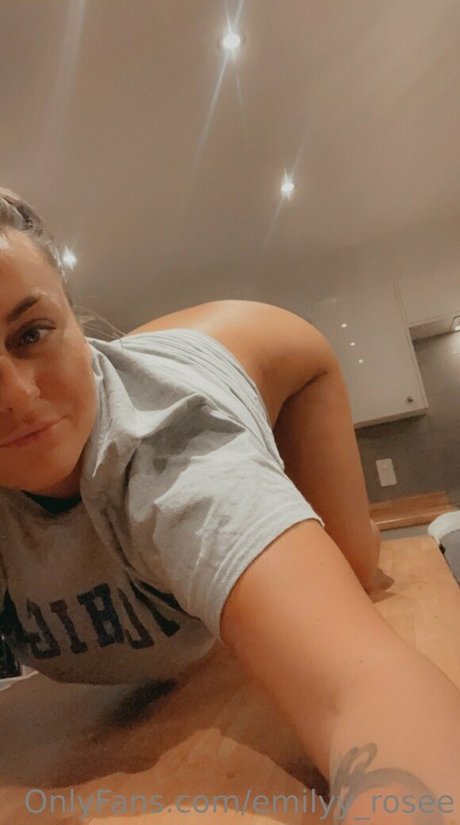 Emilyy_rosee