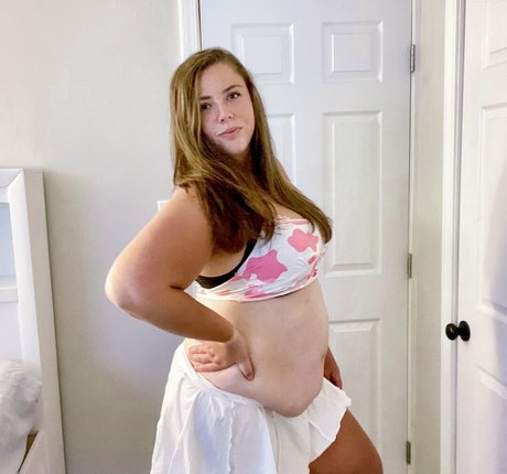Naken läckt OnlyFans-bild av Bbwpeachypop