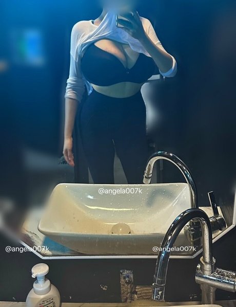Foto di nudo di fuga di OnlyFans di Angela007k