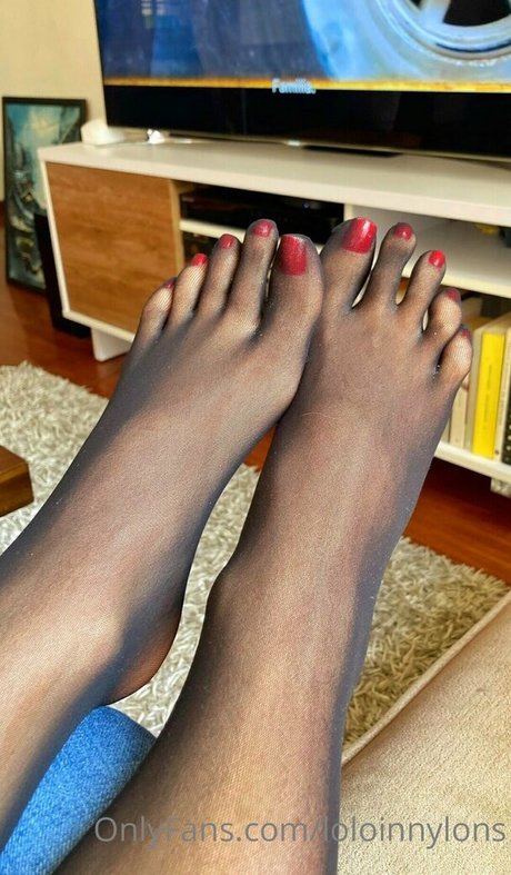 Your-favorite-nylon-girl